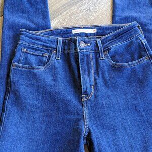 Levis Strauss & Co. 721 High Rise Skinny Dark Wash Denim Blue Jeans, Size 26